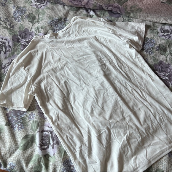 Butterfly X-Ray Ribs Graphic Tee - Picture 3 of 7